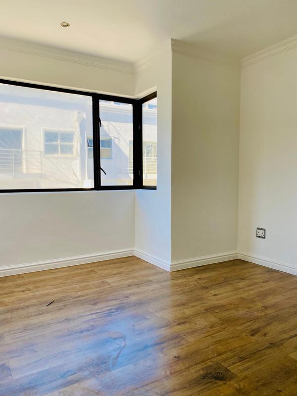 To Let 2 Bedroom Property for Rent in Bantry Bay Western Cape